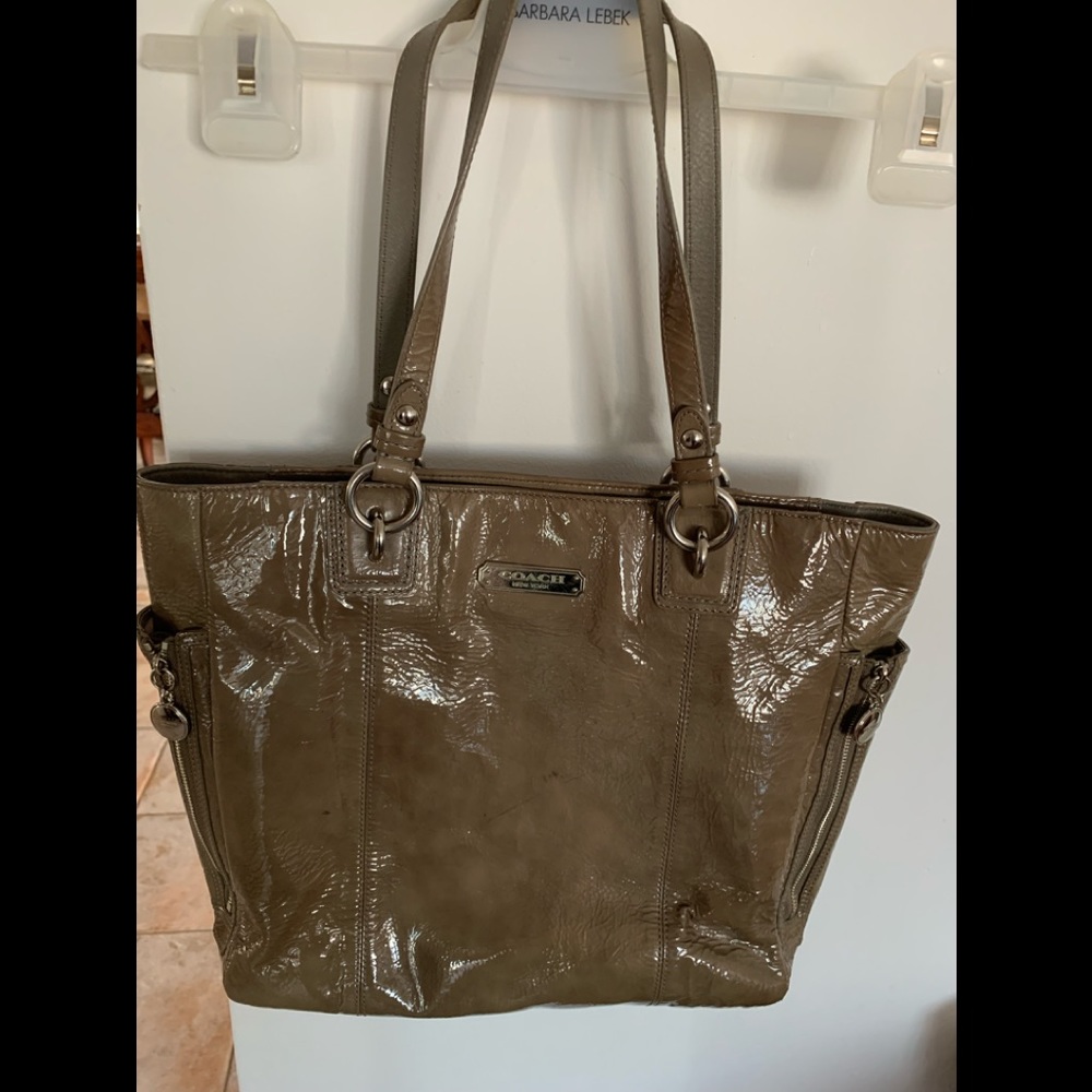 Authentic Coach greyish green bag multiple pockets